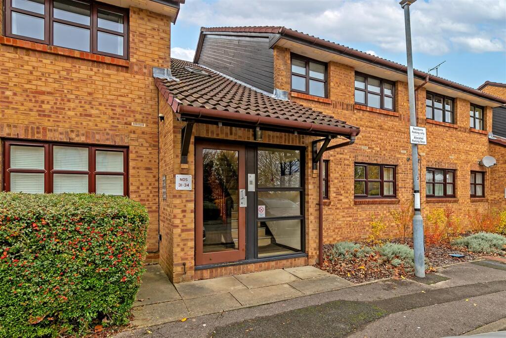 Main image of property: The Larches, St. Albans