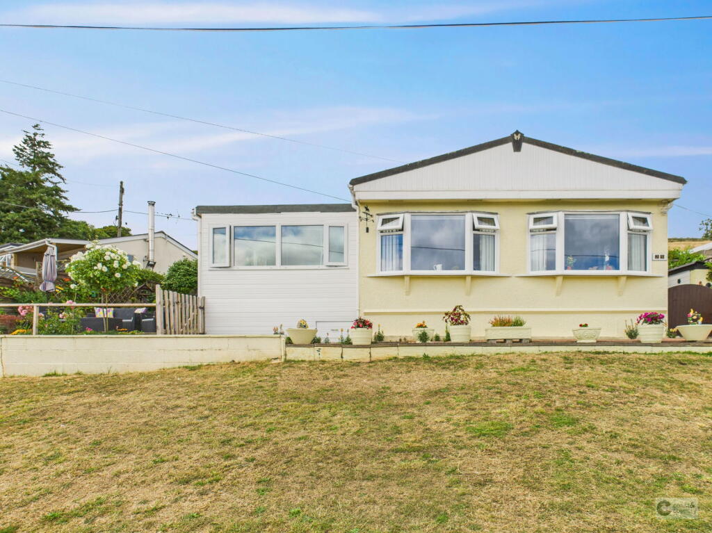 2-bed caravan on Wear Farm, Newton Road, Bishopsteignton, £235,000