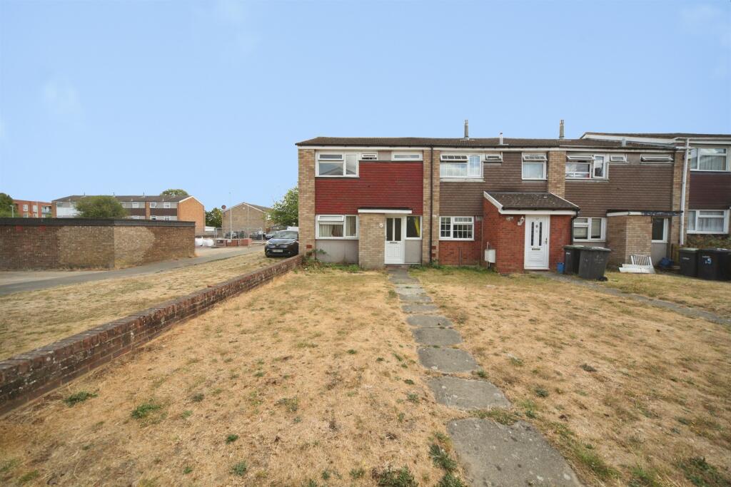 Main image of property: Sylam Close, Luton
