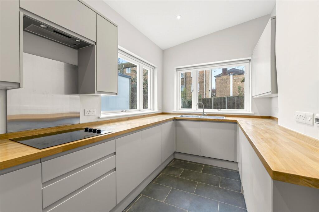 House in Richmond, Kew - View 5