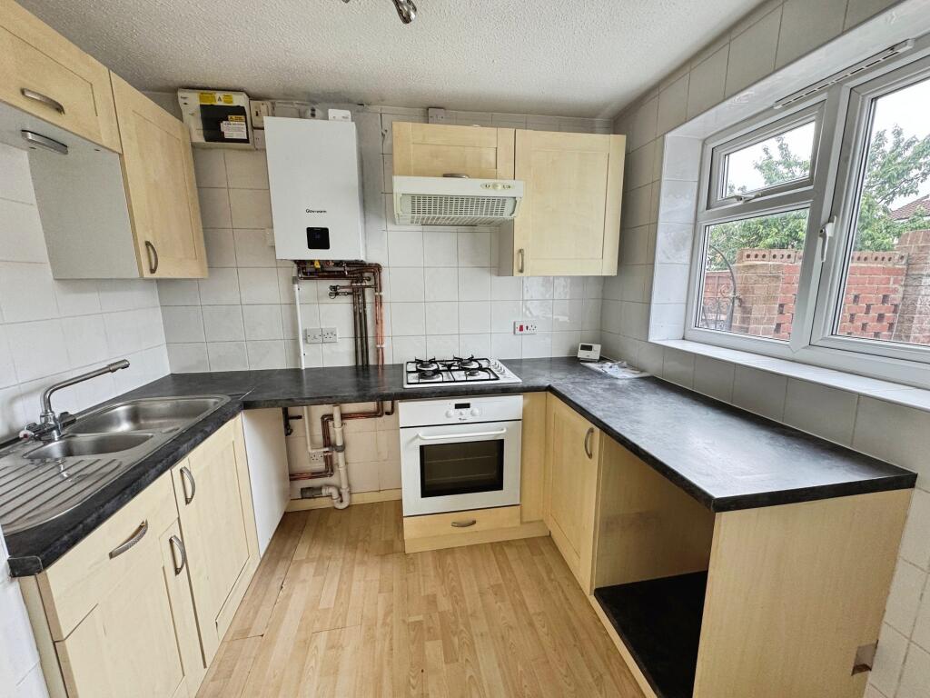 Harlech Way, Stretton, Burton-on-Trent, DE13 photo 4