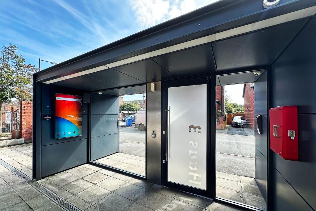 Woodfield Road, Altrincham photo 4