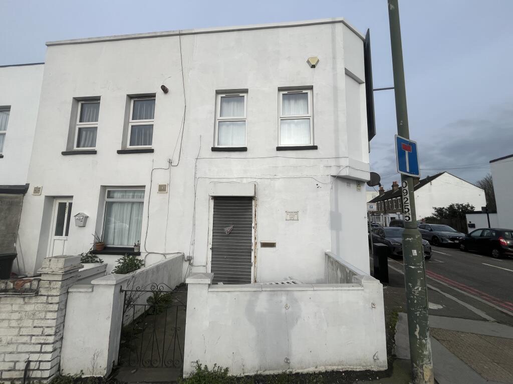 Main image of property: 285 Purley Way, Croydon CR0 4XF