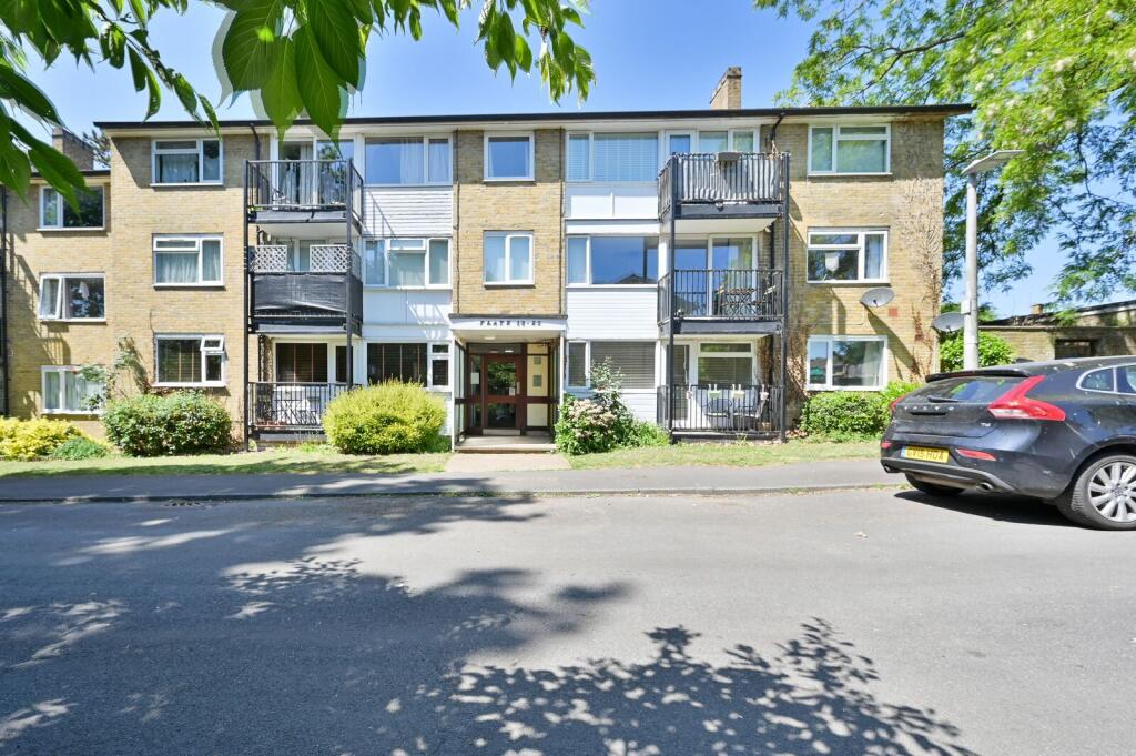Main image of property: Chaulden House Gardens, HP1, Hemel Hempstead, HP1