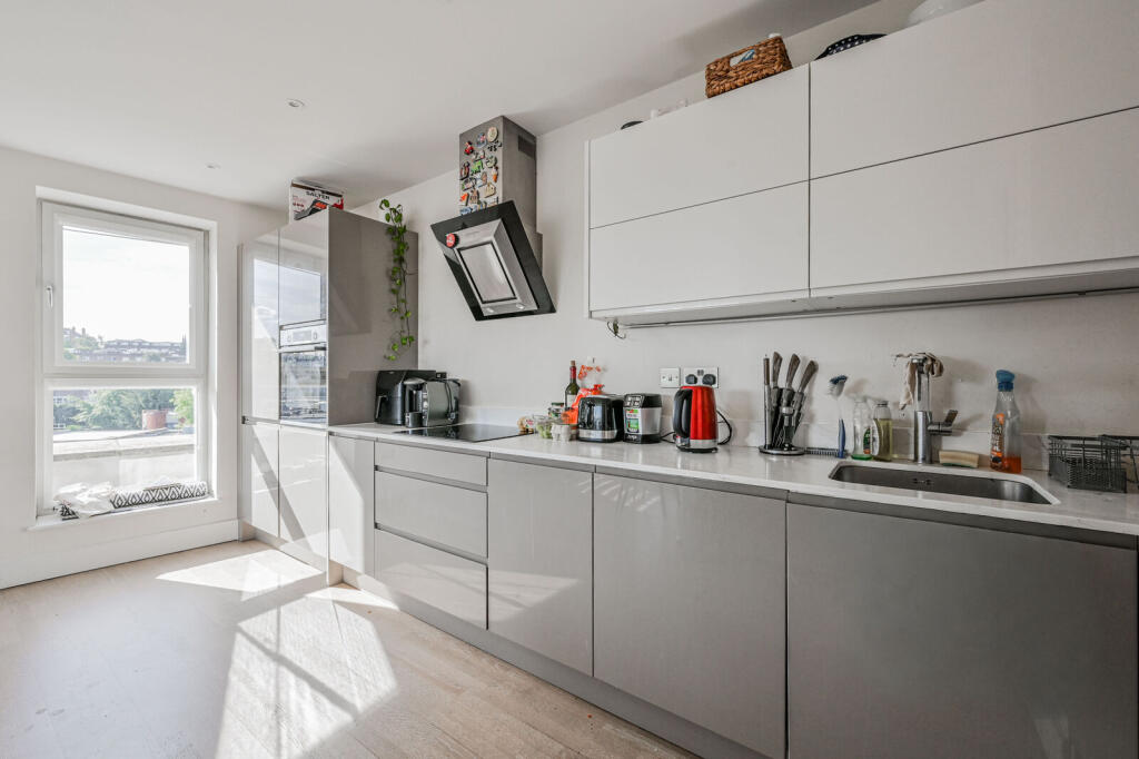 Apartment in London - More