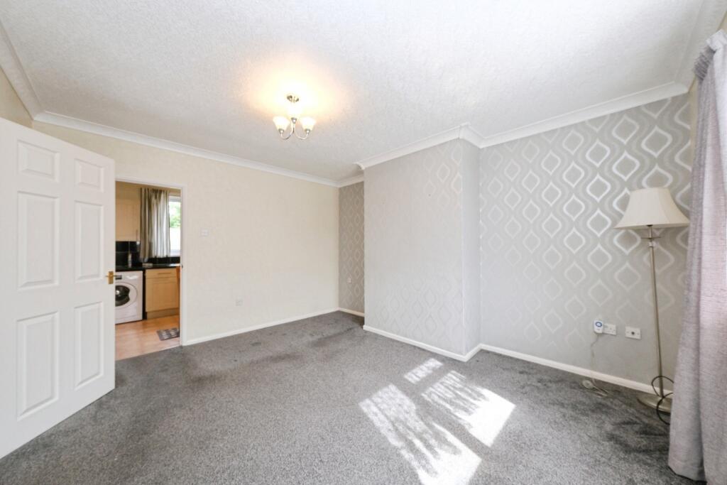 House in Mansfield, Nottinghamshire - View 3