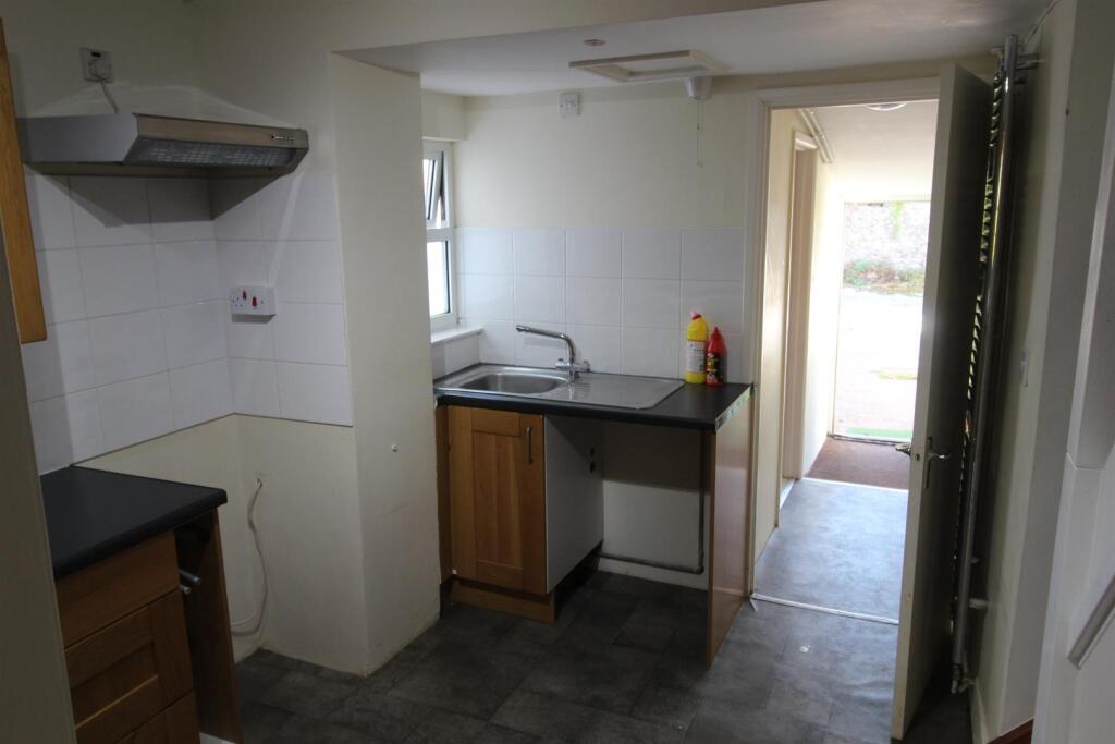 House in Taunton - View 4