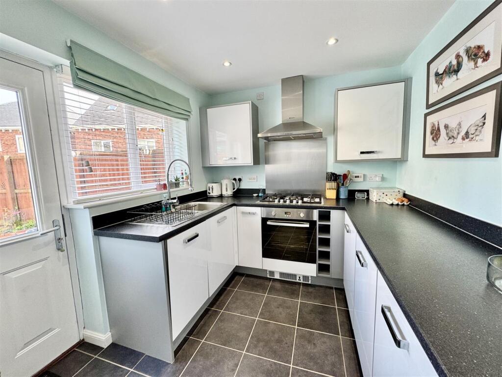Rosefield Avenue, Woolley Grange, Barnsley photo 4