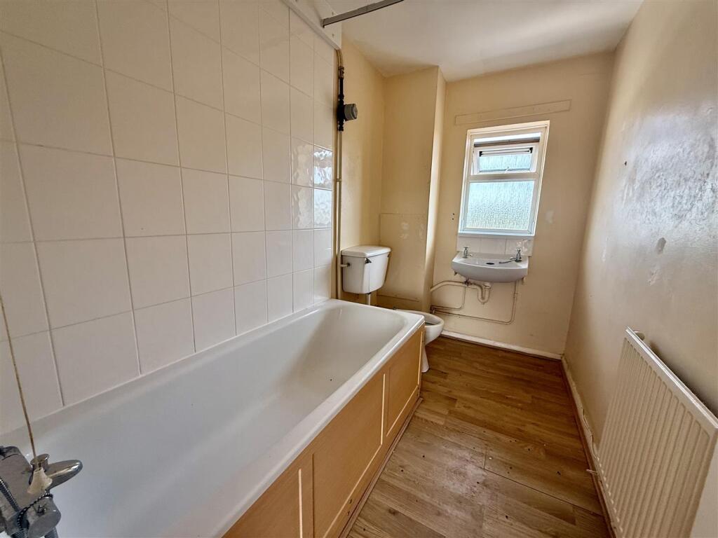 Apartment in Rudloe, Box Hill, Box - More