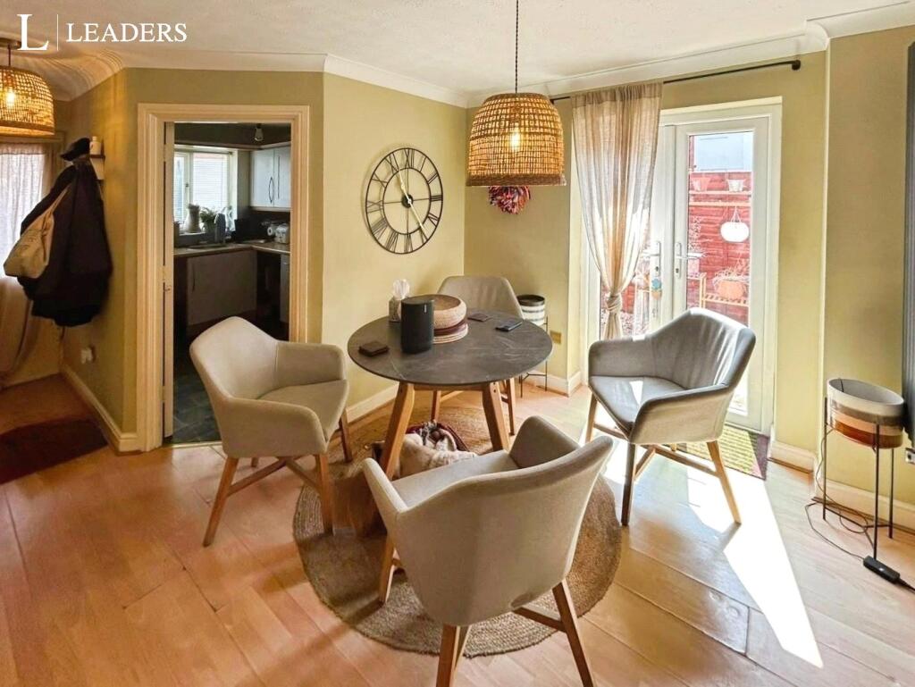 House in Worcester - View 5