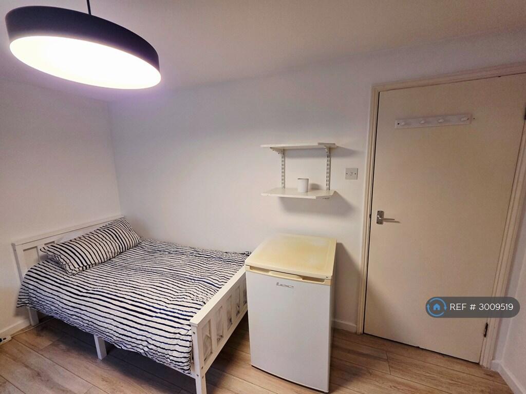 Apartment in London - View 2
