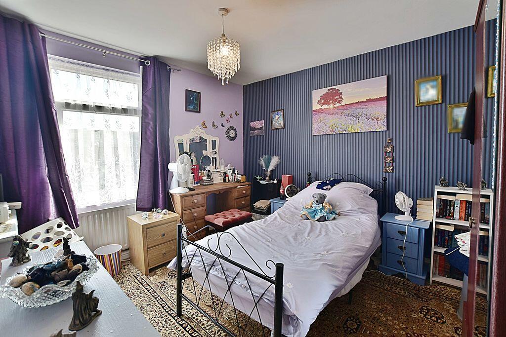 House in Lincoln, Lincolnshire - More