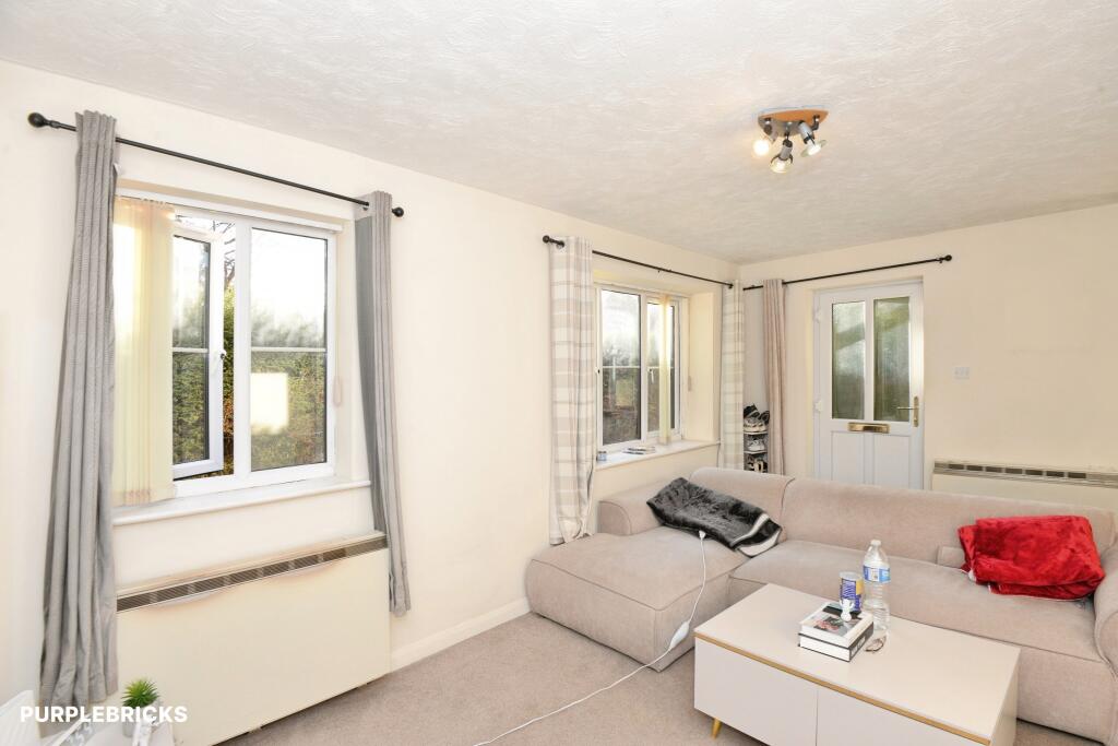 House in Wokingham - More