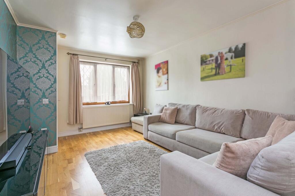 House in Slough - View 3