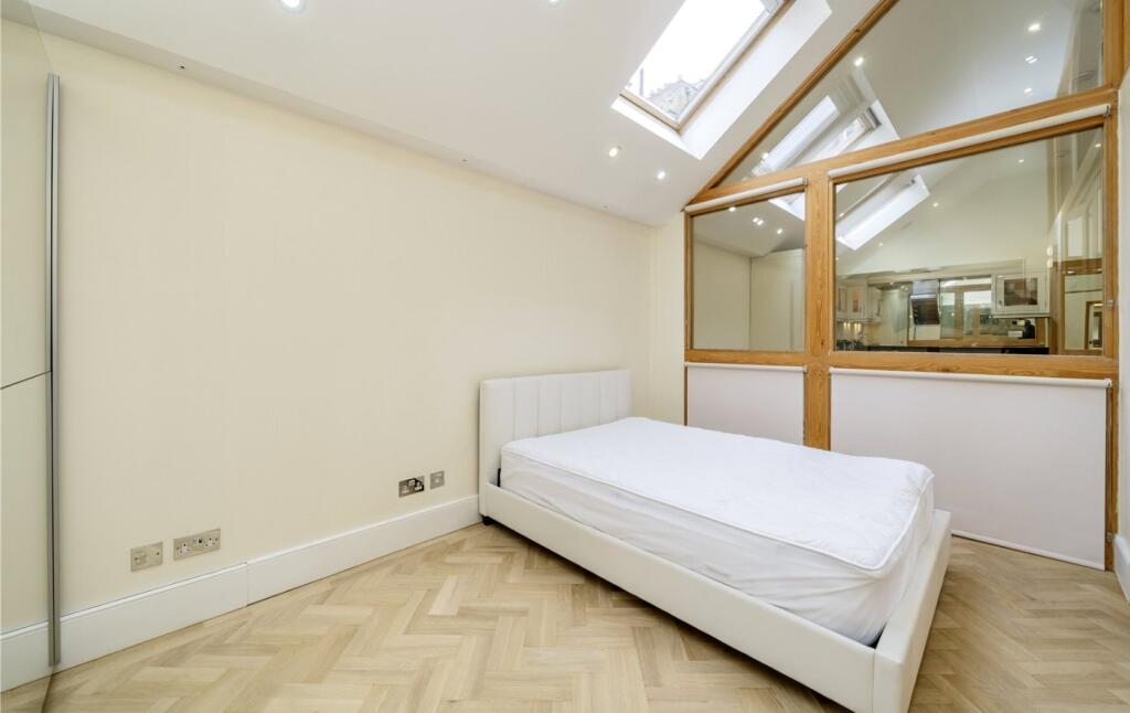 3 bedroom end of terrace house for rent