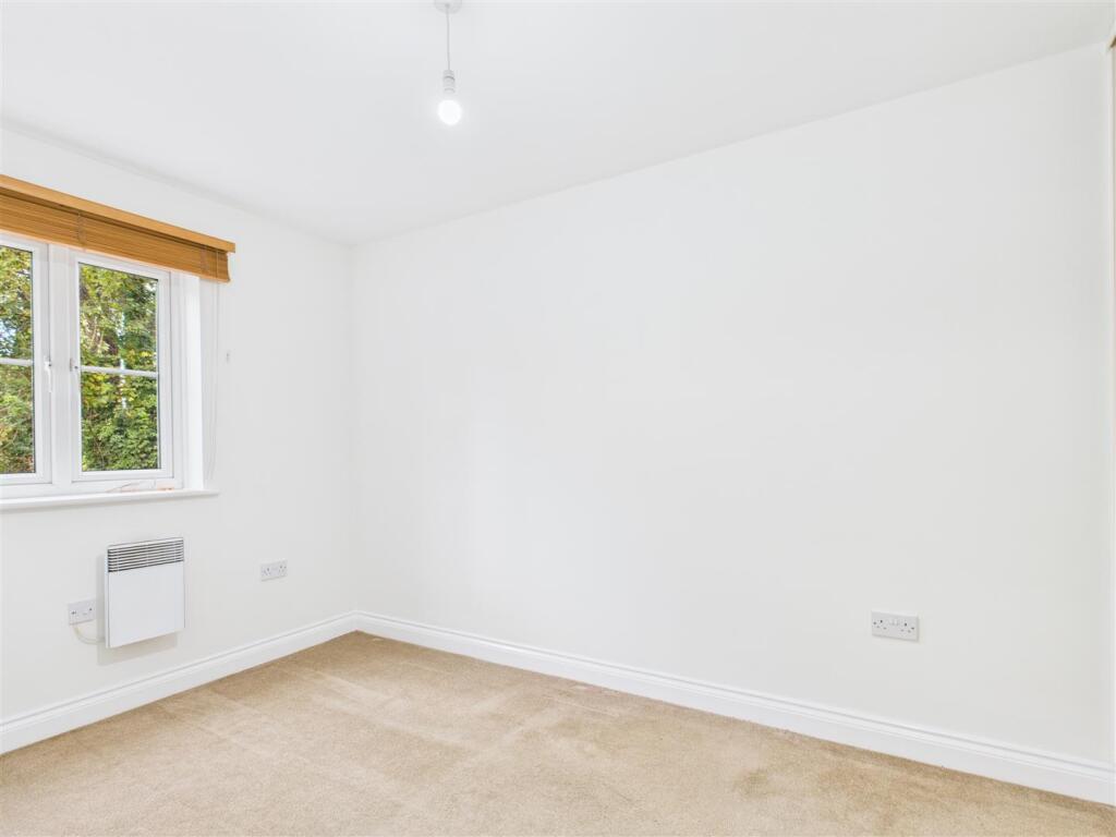 Apartment in Stevenage - View 5