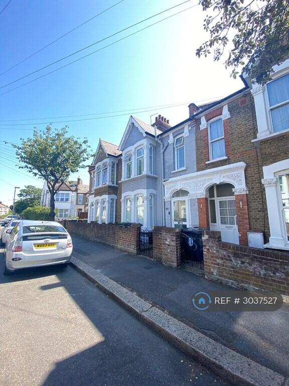 House in London - View 2