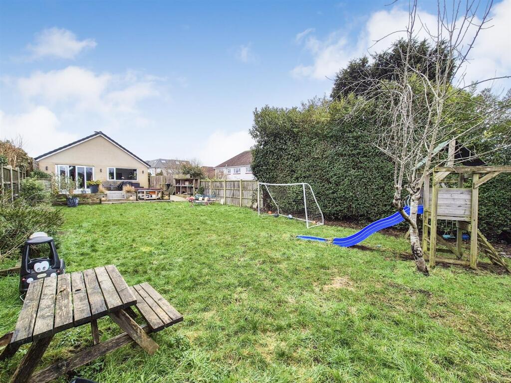 House in Poole, Alderney - View 4
