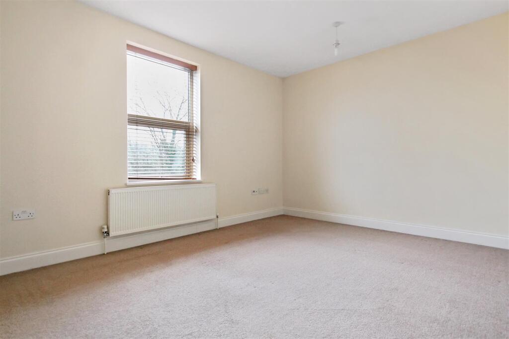Apartment in Dartford - More