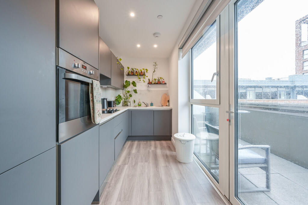 Apartment in London - View 5