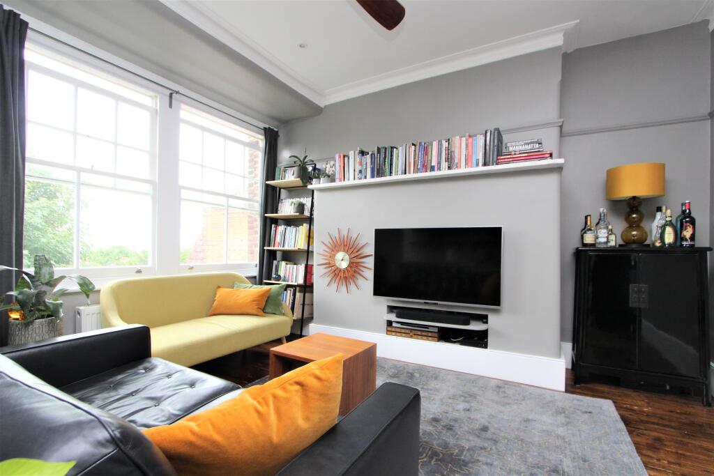 Main image of property: Fortis Green Road, Muswell Hill, London, N10