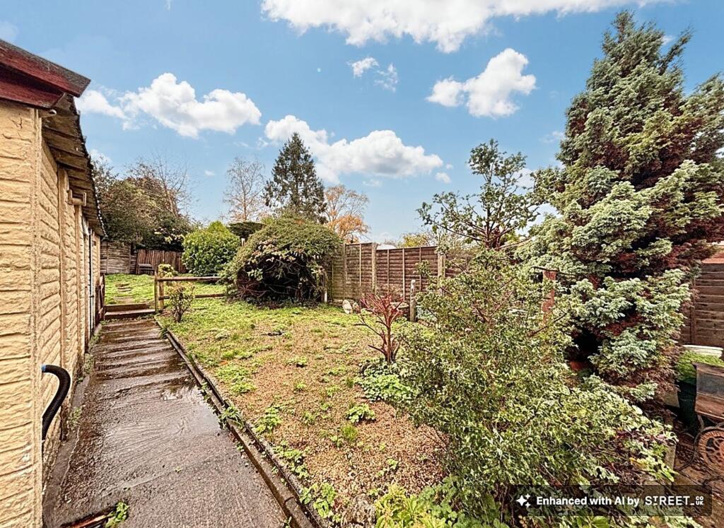 Elmdale Crescent, Thornbury, BS35 photo 3