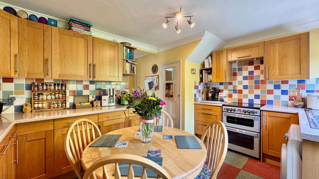 Elizabeth Avenue, Newbury, RG14 6HA photo 4