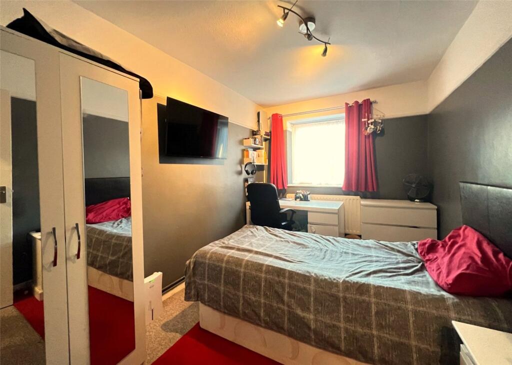 Apartment in Sutton - More