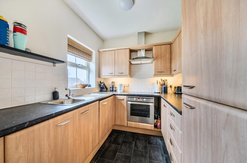 Woodland Walk, Aldershot, Hampshire, GU12 - View 4