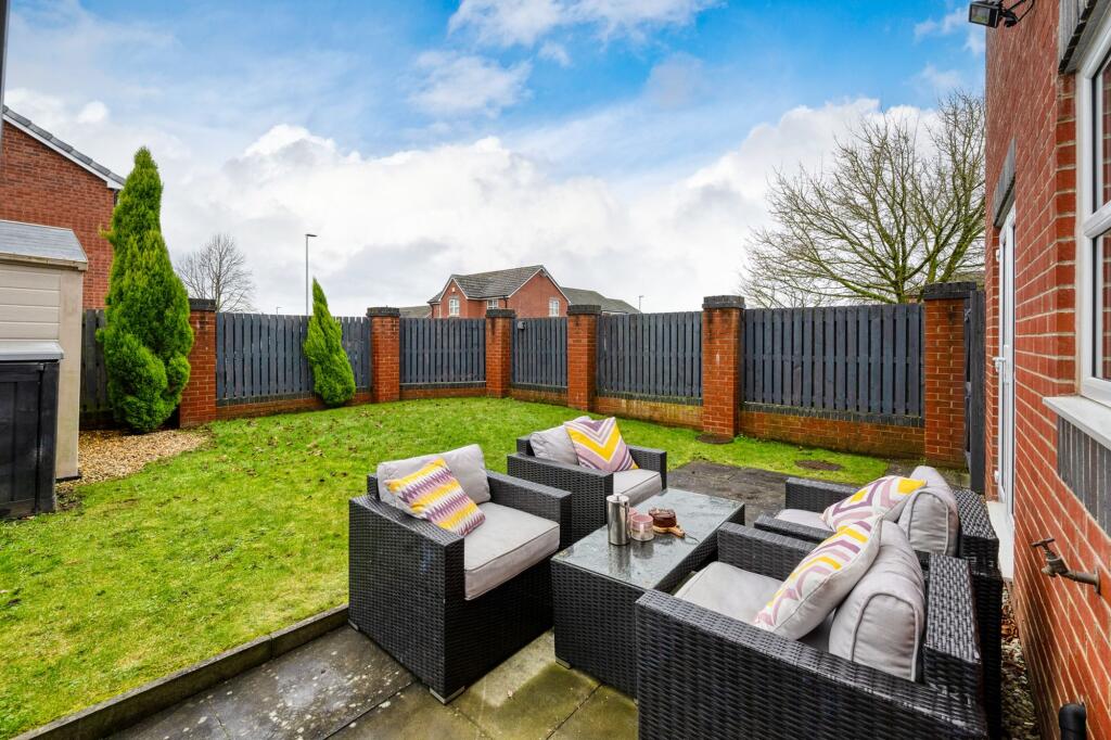 Brook Close, Hyde photo 4