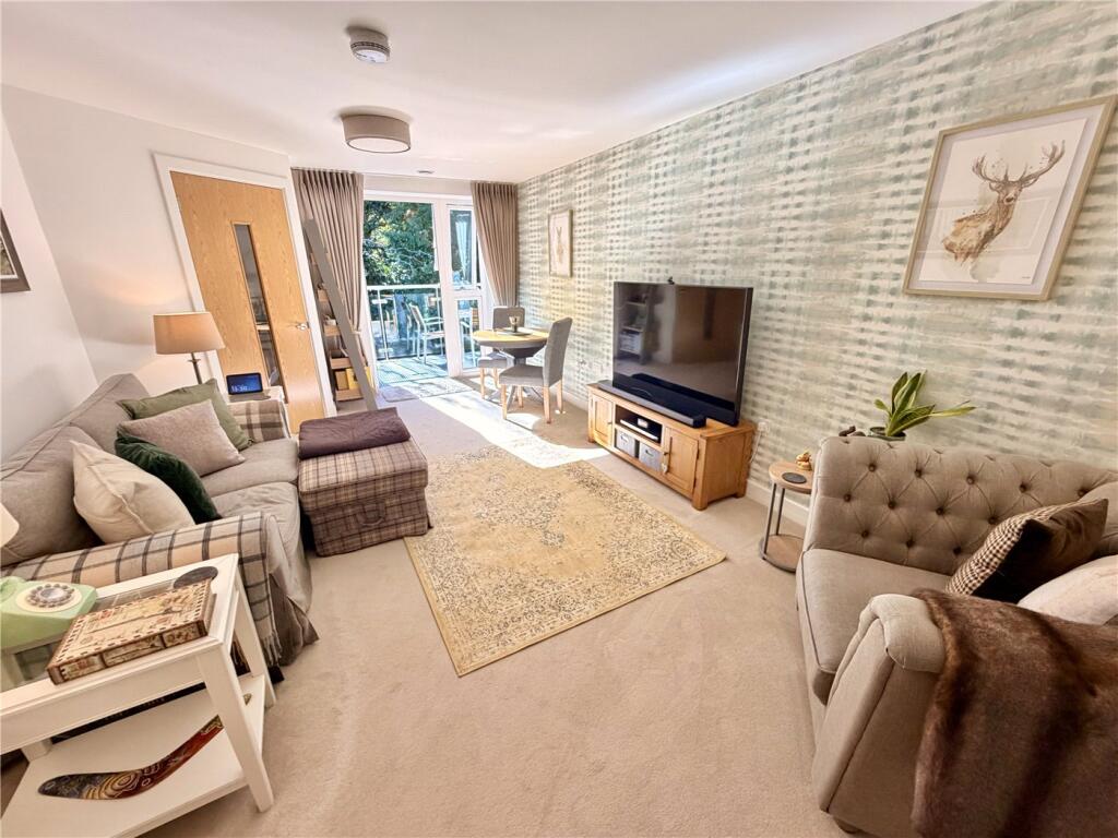 Apartment in Poole - View 3