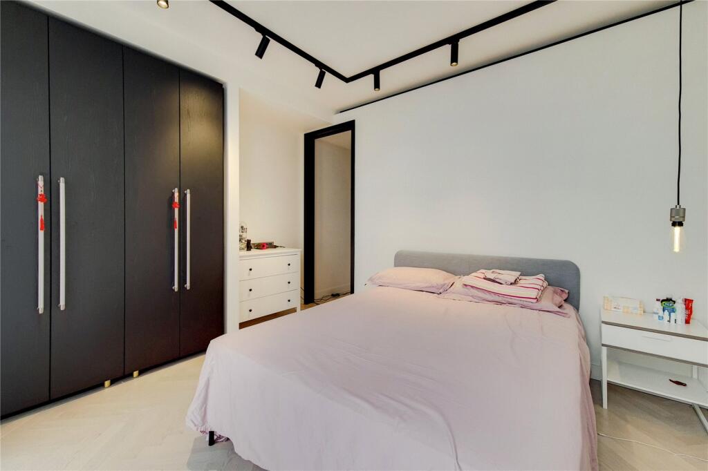 Apartment in London - View 5
