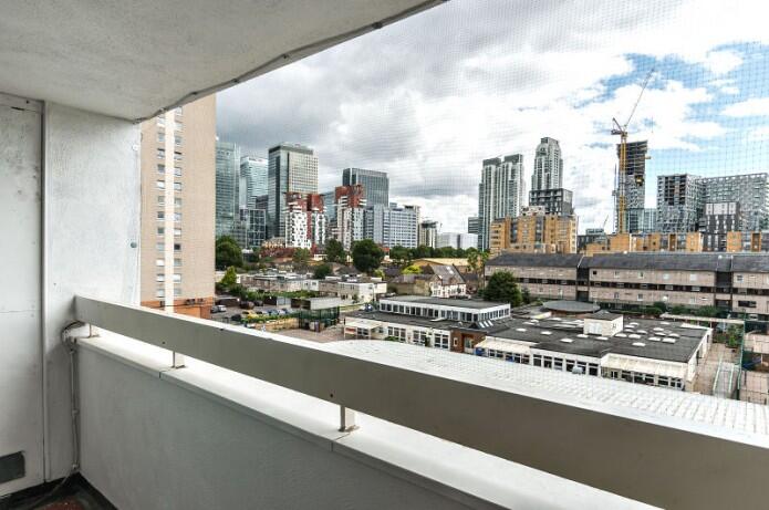 Main image of property: Knighthead Point, London, E14