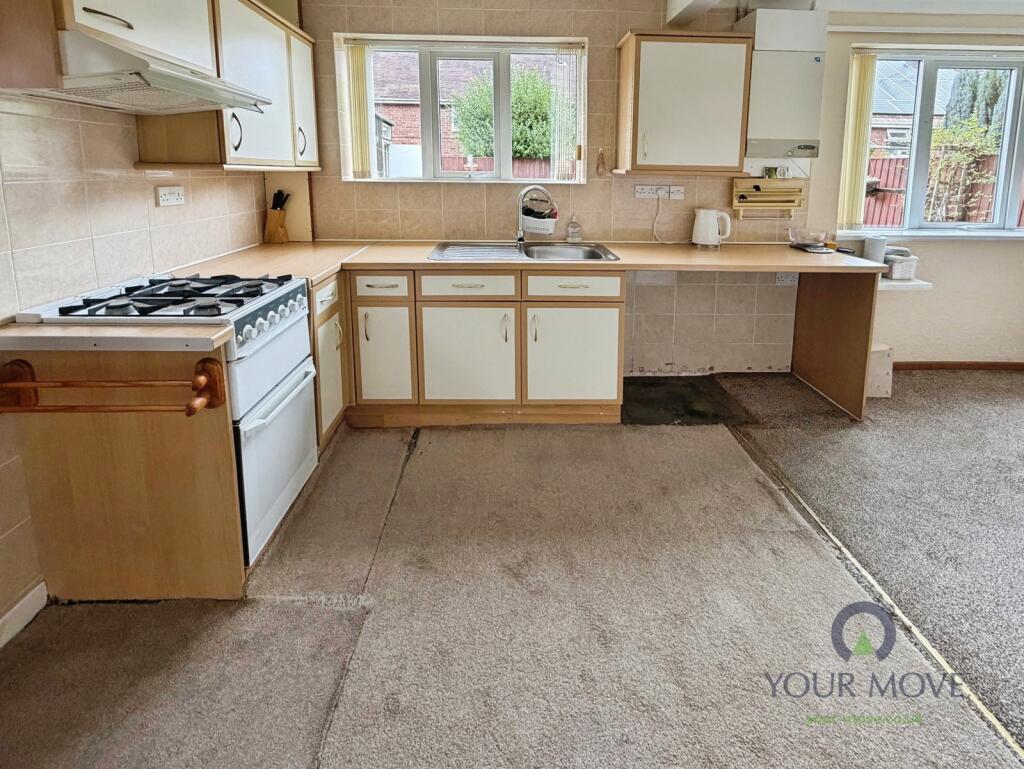 House in Stoke-on-Trent - View 4