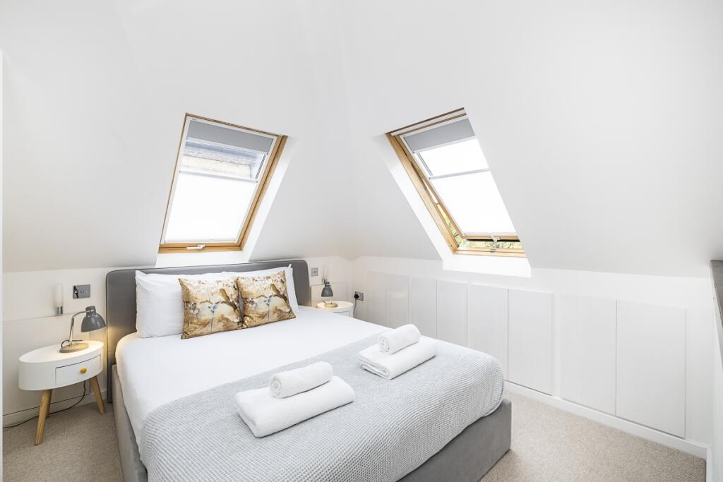 2 bedroom semi-detached house for rent
