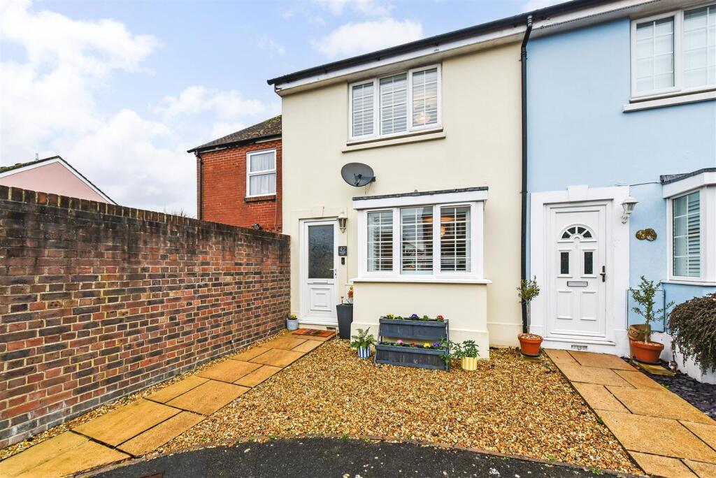 2-bed terraced on Woodfield Close, Tangmere, Chichester, £297,500