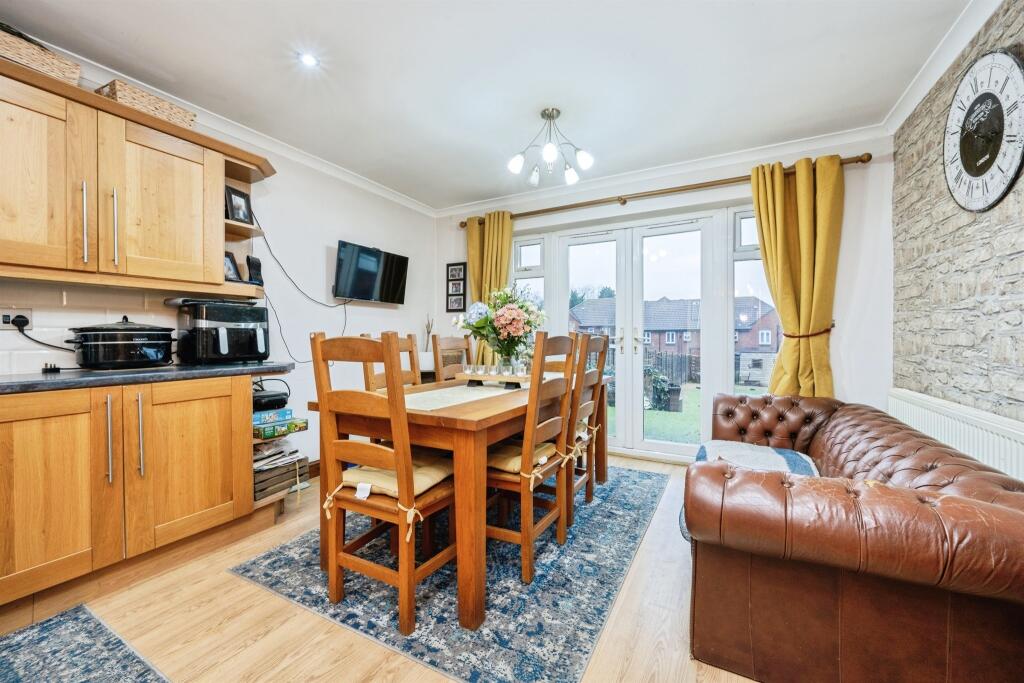 House in Stewartby, Bedford - View 5