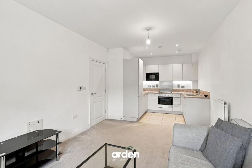 Apartment in Worcester, Worcestershire - View 3