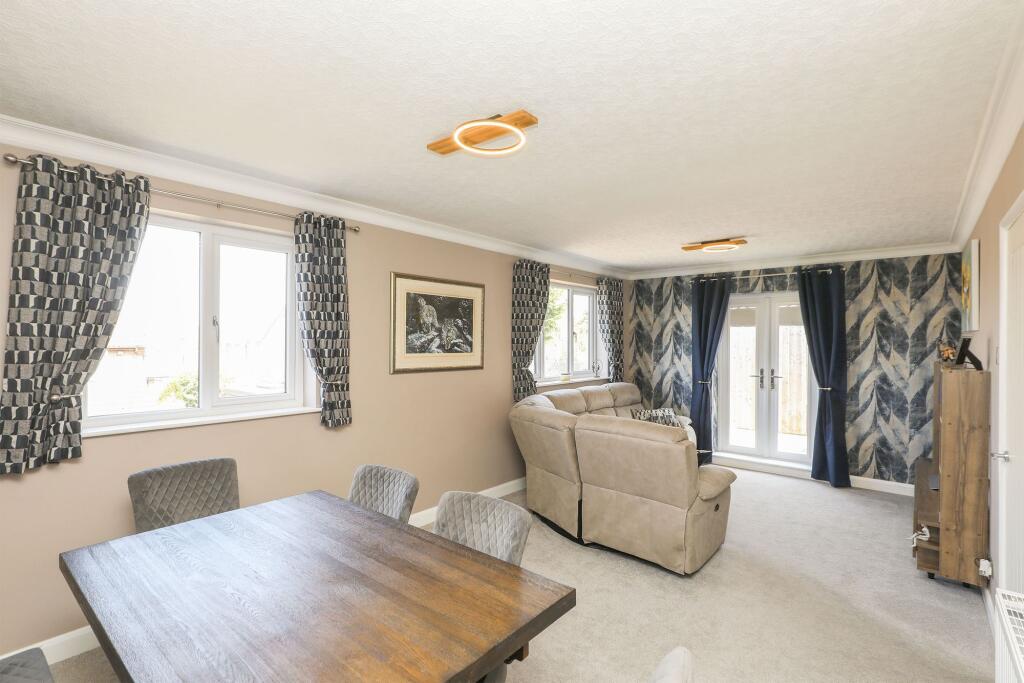 House in Chesterfield, Brimington Common, Brimington - View 3