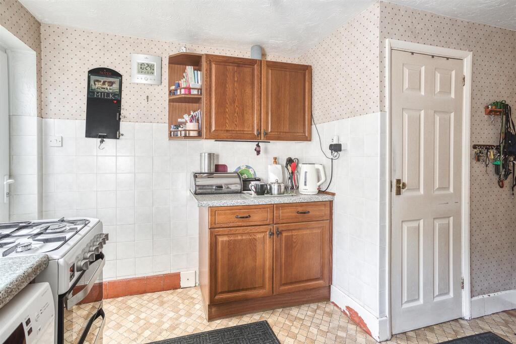 House in South Derbyshire, Etwall - More