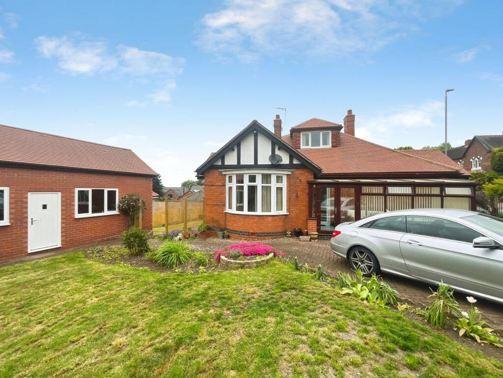 5-bed detached on Stanton Road, Burton-On-Trent, DE15, £425,000
