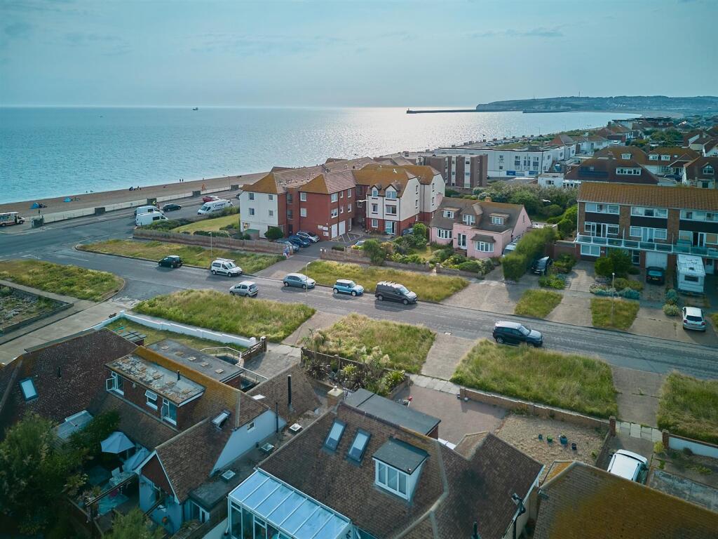 Beach Close, Seaford photo 3