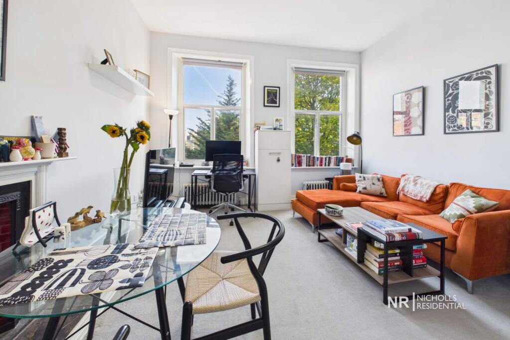 Apartment in London - View 3
