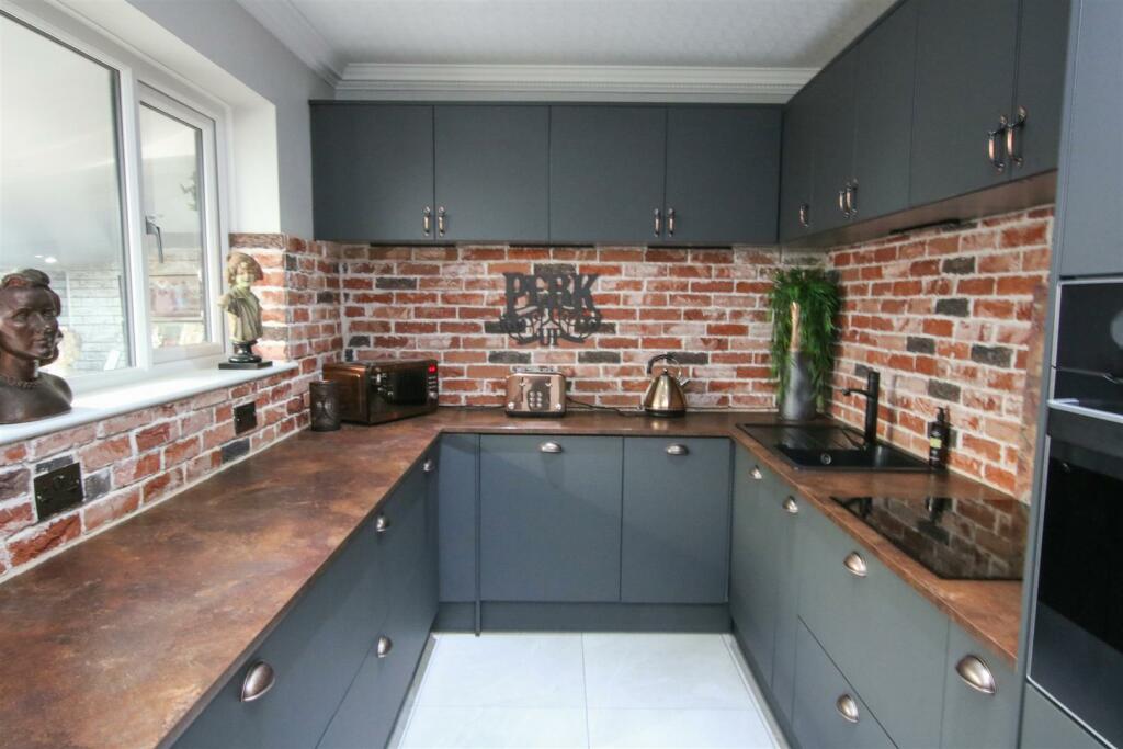Sandall Park Drive, Wheatley Hills, Doncaster photo 4