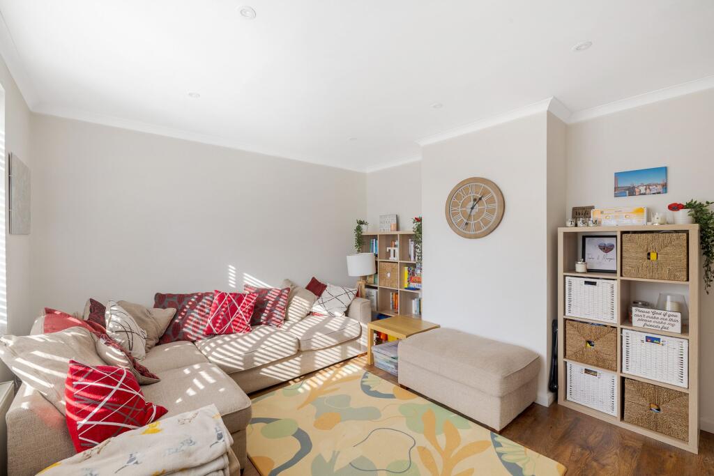 House in Reigate and Banstead, Surrey - View 2