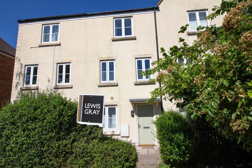 4-bed terraced on Slipps Close, Frome, £335,000