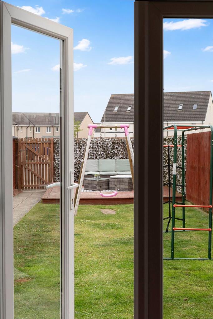 House in Edinburgh, Midlothian - More