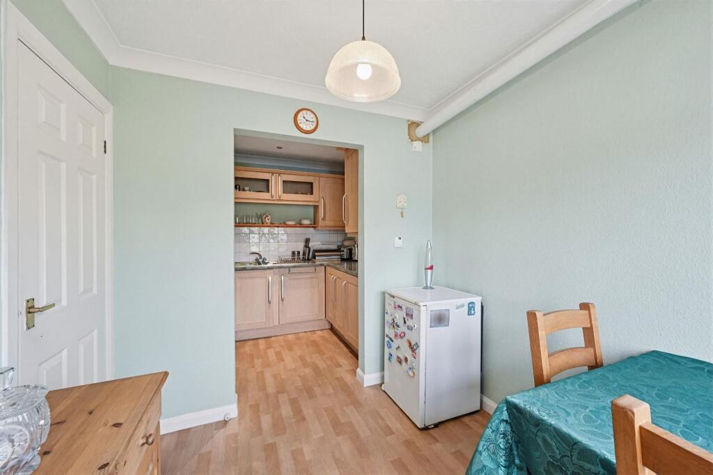 House in Reigate and Banstead, Walton On The Hill - More