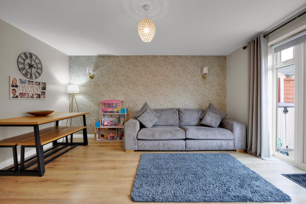 House in Crewe, Stoneley Park, Coppenhall - More