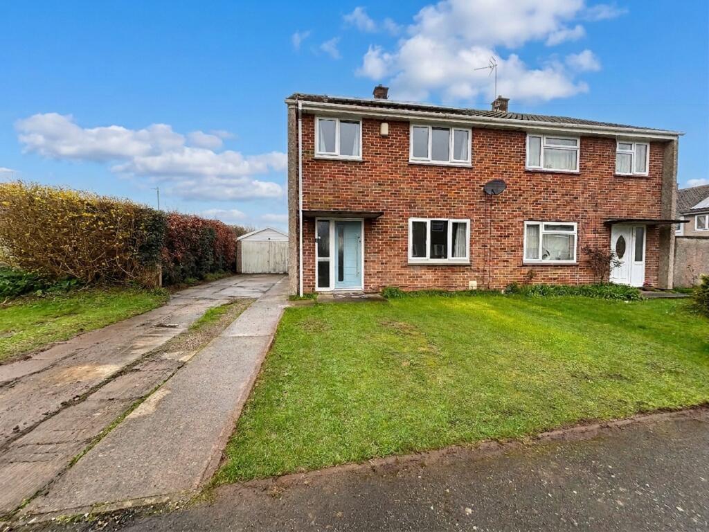 3-bed semi-detached on Coln Square, Thornbury, BS35, £300,000